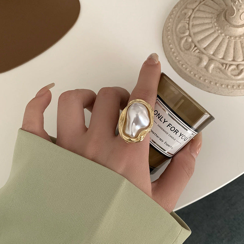 Ring med stor pärla