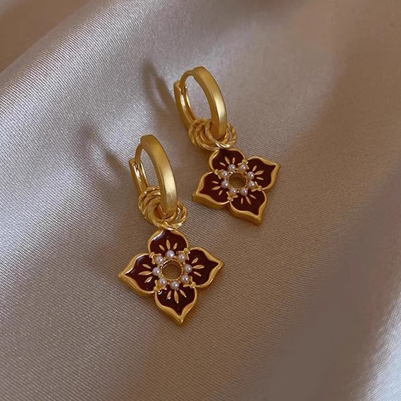 Örhängen med unik, trendig design